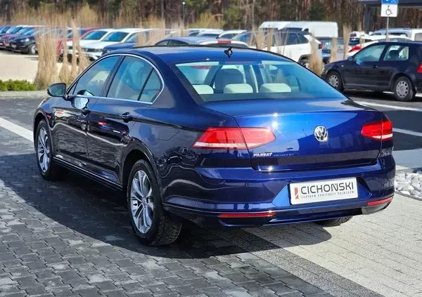 Volkswagen Passat cena 54900 przebieg: 189742, rok produkcji 2018 z Krzanowice małe 781